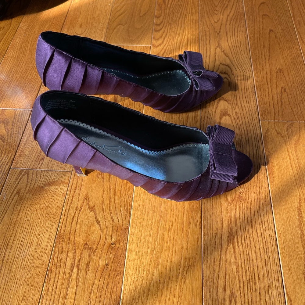 Shoes - Picture 2 of 3